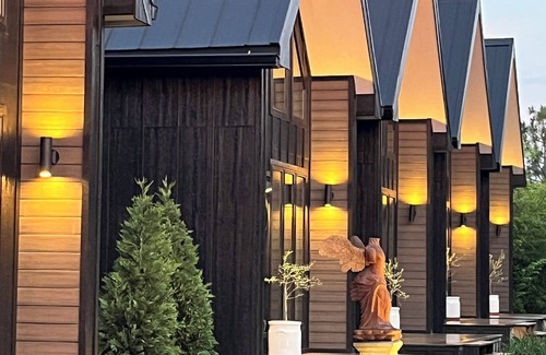 Carriere Cottage | IF Stay collection is Mississippi’s exquisite & unexpected stand alone RowHouse.