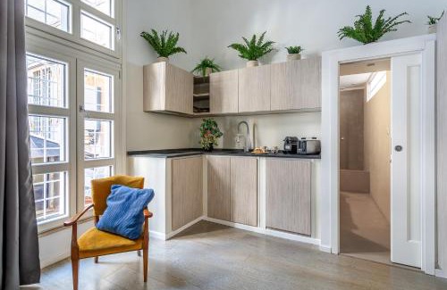 Rione II Trevi Apartment | iFlat Modern flat a few steps from the Trevi Fountain