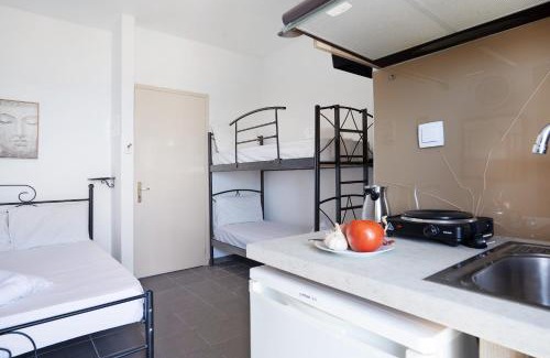 Pidima Kyras Apartment | Iguana studio 10