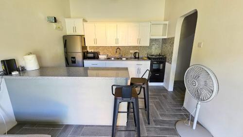 Hillsborough Apartment | Ihola's Nest