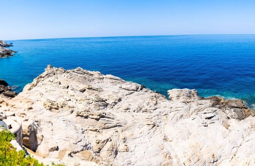 Armenistis House | Ikarian Endless Blue: Positive Aegean Energy for Your Soul.