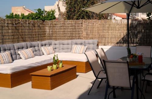 Sternes House | IKARUS apartment with courtyard & pool in Chania
