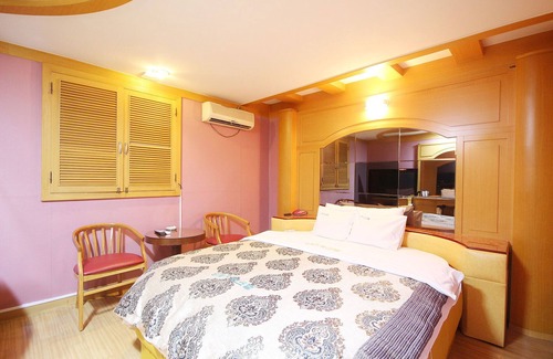 Yonggon Hotel | Iksan N Parktel