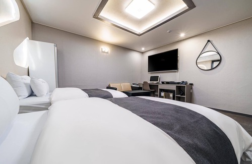 Songman Hotel | Iksan Yegrina