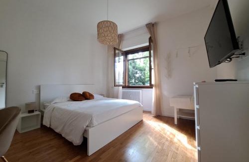 San Donato Milanese House | IL BALCONE NEL PARCO - stanze con bagno privato