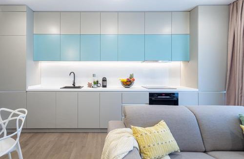 Pipera Apartment | Il Lago - Turquoise - Cozy Luxurious Smart Home By The Lake