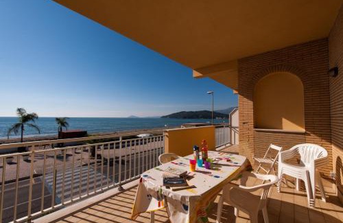Minturno Apartment | Il Mare In Giardino