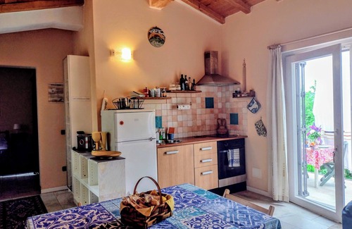 Arcola House | "Il Pettirosso"- countryside house near Lerici and 5Terre|Private parking, BBQ