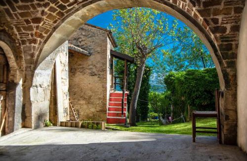 Pretoro House | Il Rifugio del Cacciatore/The Hunter's Shelter