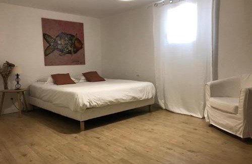 Ensues-la-Redonne Apartment | Il y a le Soleil, la Campagne et la Mer …1
