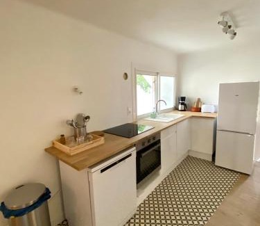 Ensues-la-Redonne Apartment | Il y a le Soleil, la Campagne et la Mer …1