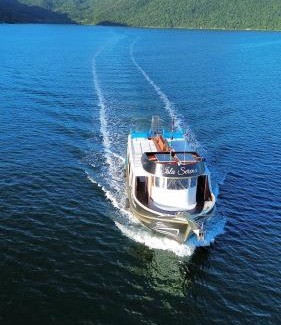 Lagoa da Conceicao Boat Rental | Ilha do Campeche - Escuna Grande