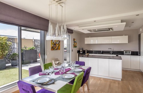 Saint-Helier Apartment | ILLANKA - Appartement 3 chambres avec parking et terrasse proche gare
