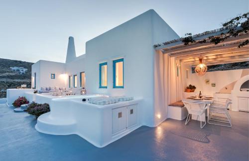 Akrotiri Villa | Illusion Villa - Exceptional Private Villa