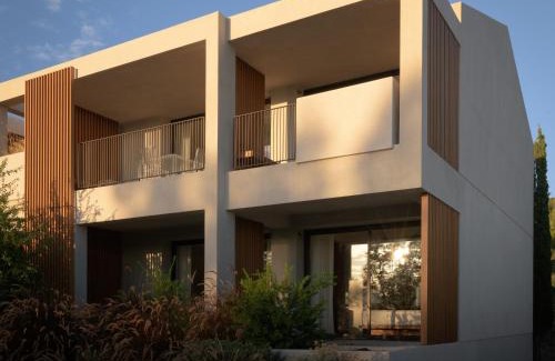Steni Vala Apartment | Ilya Botanic Suites