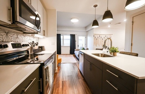 Brewerytown Apartment | Imagine a stylish escape in Glenwood, the epitome of urban luxury