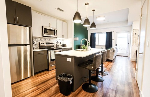 Brewerytown Apartment | Imagine a stylish escape in Glenwood, the epitome of urban luxury