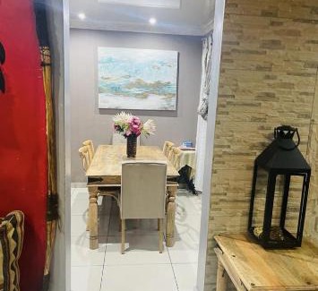 Esikhawini H House | Imbamfu guest house