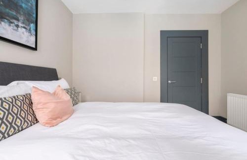 Warriston Apartment | Immaculate 3 Bed Apartment with Private Entrance in Inverleith