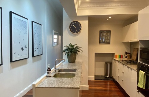 Redfern House | Immaculate 3 Bed City Home - Close to Everything