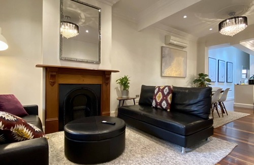 Redfern House | Immaculate 3 Bed City Home - Close to Everything