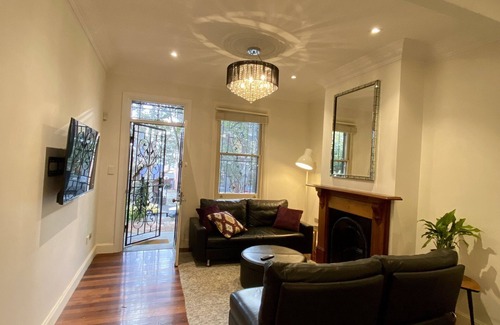 Redfern House | Immaculate 3 Bed City Home - Close to Everything