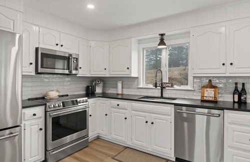 Pocasset House | Immaculate Home, 2 Acres, Short Walk To Beach!