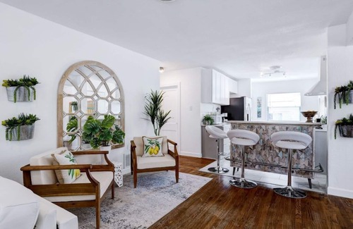 Highland Park House | Immaculate New Casita ~ Perfectly Furnished