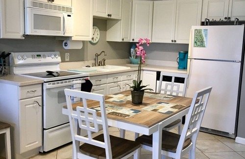 Fort Pierce Condo | IMMACULATE - OCEAN VIEW & OVERLOOKING GOLF COURSE n