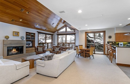 Beaver Creek House | Immediate Ski In/out, Views, OFP, Pool/HT, Superb Kitchen, walk2 village-PERFECT