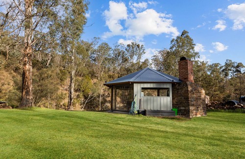 Dargo House | Immerse yourself in the serenity of a secluded retreat
