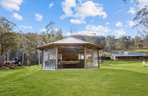 Dargo House | Immerse yourself in the serenity of a secluded retreat