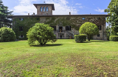 Lastra a Signa Villa | Immersed in the Heart of the Tuscan countryside, in the luxury of yesteryear