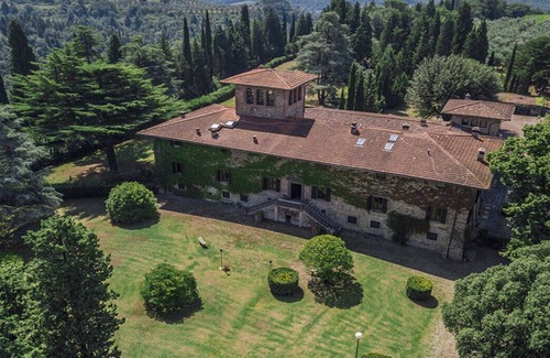 Lastra a Signa Villa | Immersed in the Heart of the Tuscan countryside, in the luxury of yesteryear