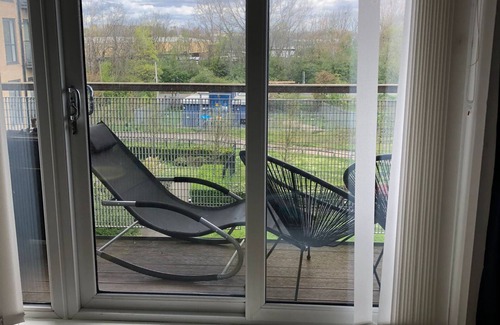 Cray Valley West Apartment | Impeccable 2-Bed Apartment in Orpington