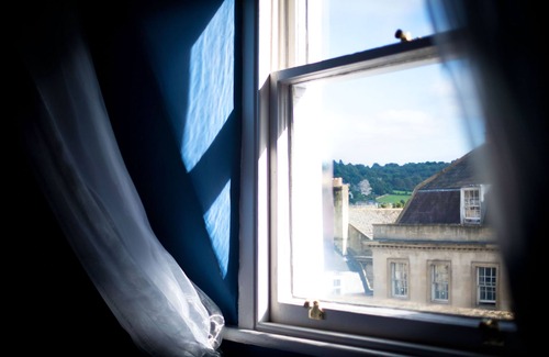 Upper Town Apartment | Impeccable 4-Bed Apartment in Bath