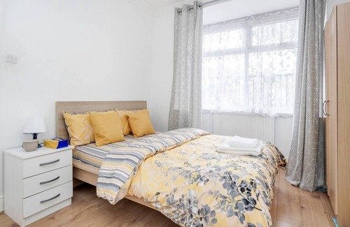 Plaistow South House | Impeccable and welcoming 3-Bed House in London