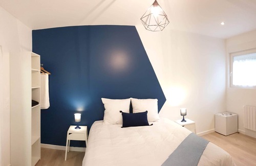 Epernay House | "Imperial blue" room - Hyper-center Epernay