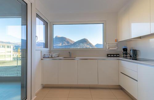 Lugano Apartment | IMPERIAL of LUGANO 3 with a lake view behind the station and 10 min from the lake of Lugano