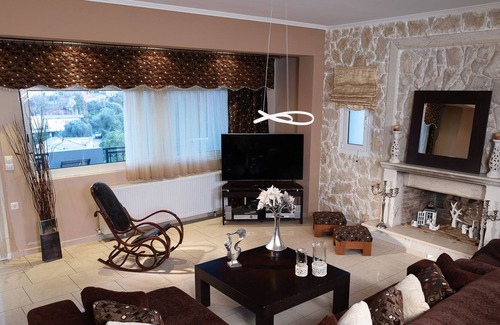 Vatolakkos House | Imposing Holiday Villa with Sauna ,Gym and Mountain View, Chania