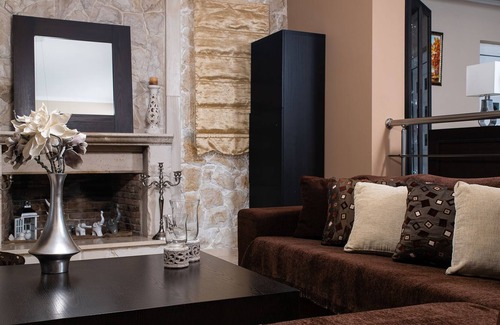 Vatolakkos House | Imposing Holiday Villa with Sauna ,Gym and Mountain View, Chania