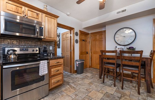 Dubuque Apartment | Impressive Private 2BR Suite w/Parking Univ Area
