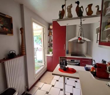 Eragny Apartment | in a green setting