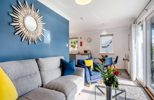 Lochearnhead Cottage | In a peaceful location, this cottage is bright and modern with stunning views over Loch Earn.
