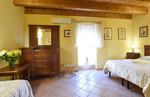 Porotto Apartment | In a quiet location, outside Porotto, this welcoming apartment welcomes you.