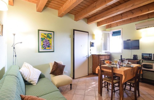 Porotto Apartment | In a quiet location, outside Porotto, this welcoming apartment welcomes you.