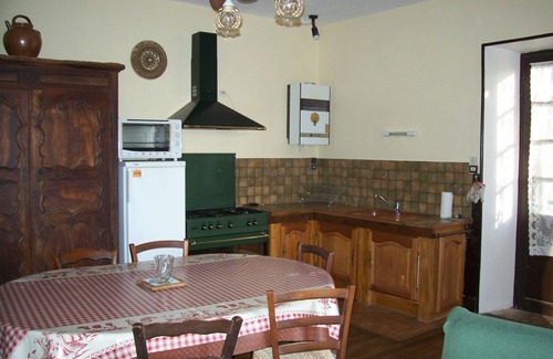 Prudhomat Cottage | In an old house typical under a castle