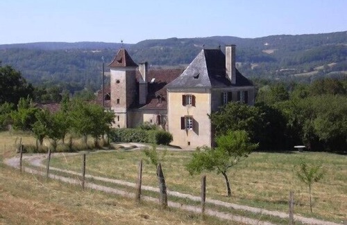 Prudhomat Cottage | In an old house typical under a castle