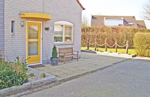 Breskens House | In Breskens, on vacation park Fort Soleil, you will find this semi-detached vacation home Zeezwaluw Nr 29 with a living comfort of approx. 103 m2.