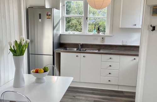 Mission Bay Cabin | In heart of mission Bay, Pet friendly, minutes walk to the beach